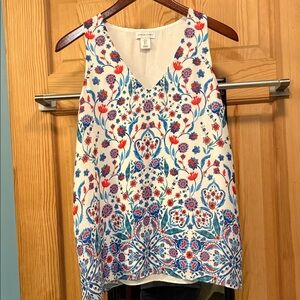 V-Neck Sleeveless Floral Print White/Blue/Red Accents Sz S